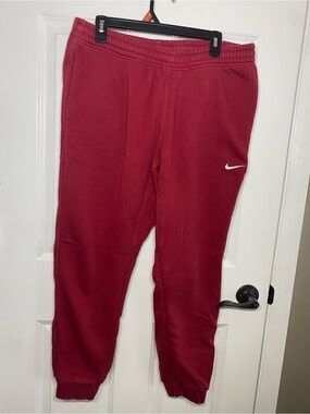 Nike Men's Maroon Jogger Sweatpants with White Swoosh